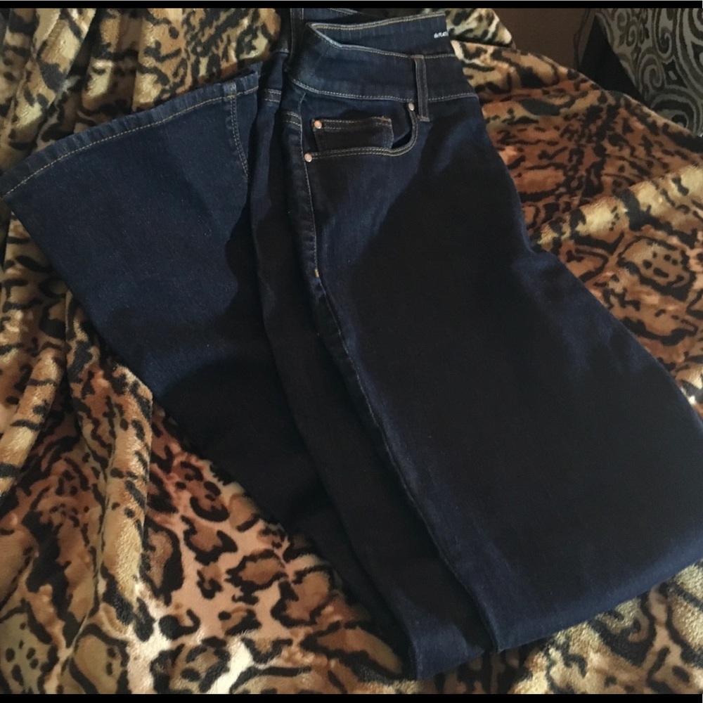 Chicos Platinum Barely Boot Jeans size 4-6